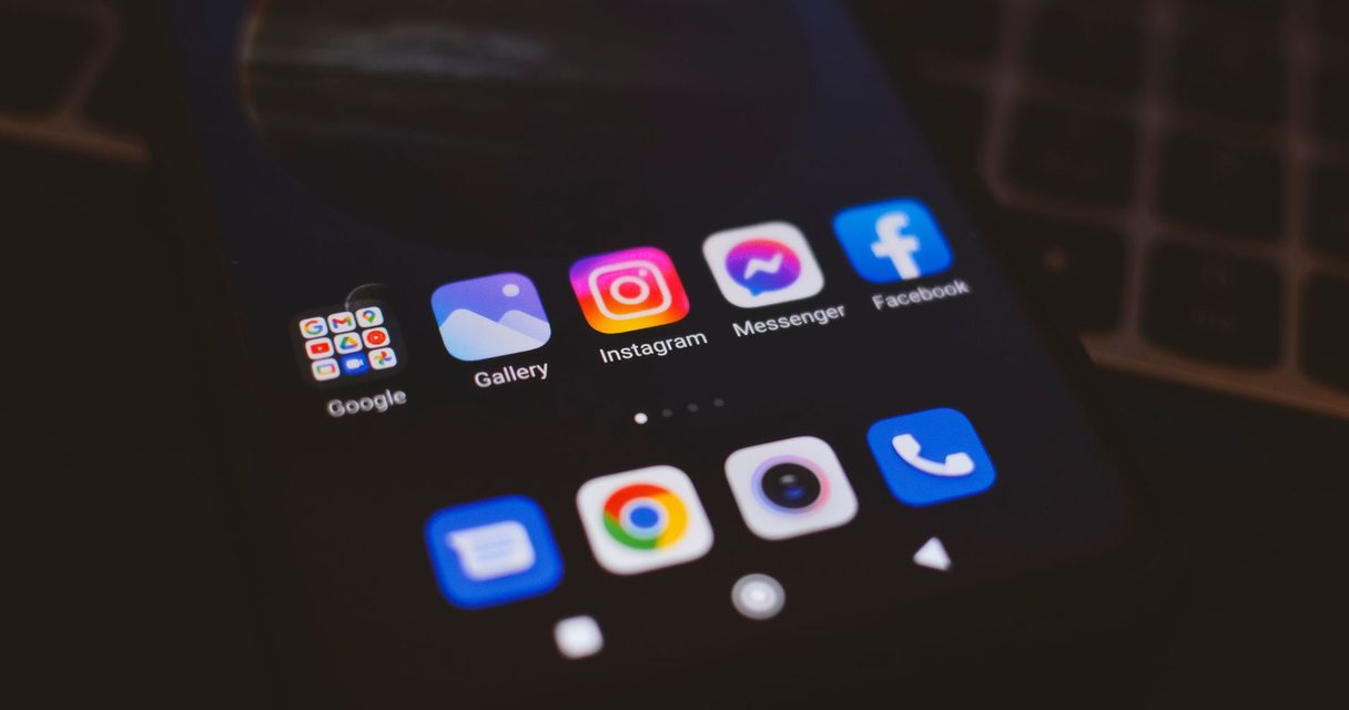 Is There a PackDraw Mobile App? — PackDrawInsider branded hero